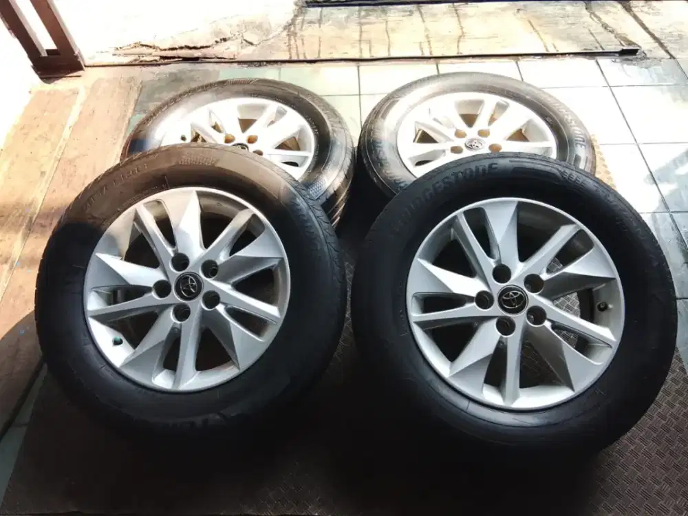 Velg Innova Reborn r16 pcd 5x114