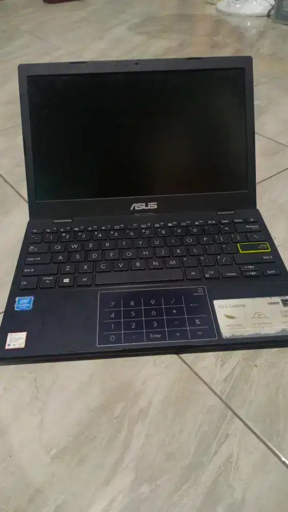 Laptop Asus E210MA