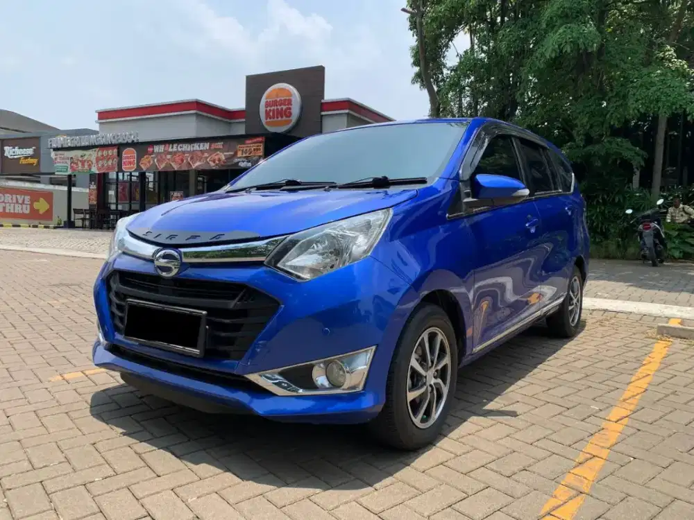 [ TERAWAT ] DAIHATSU SIGRA 1.2 R DELUXE AT MATIC 2016 BIRU