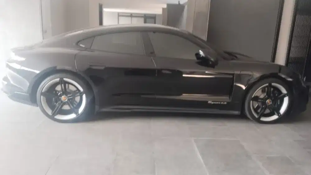 Porsche Taycan 2022