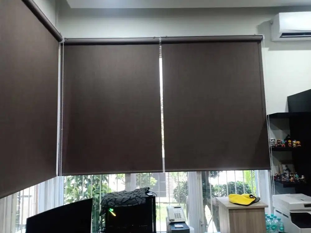 Jual & Pasang Tirai Roller Blind/Vertikal/Venetian/Roman Shades Kantor