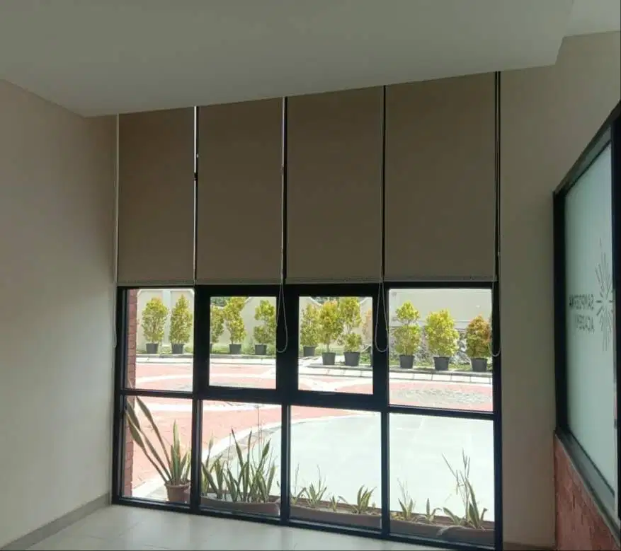Jual & Pasang Tirai Roller Blind/Vertikal/Venetian/Roman Shades Kantor