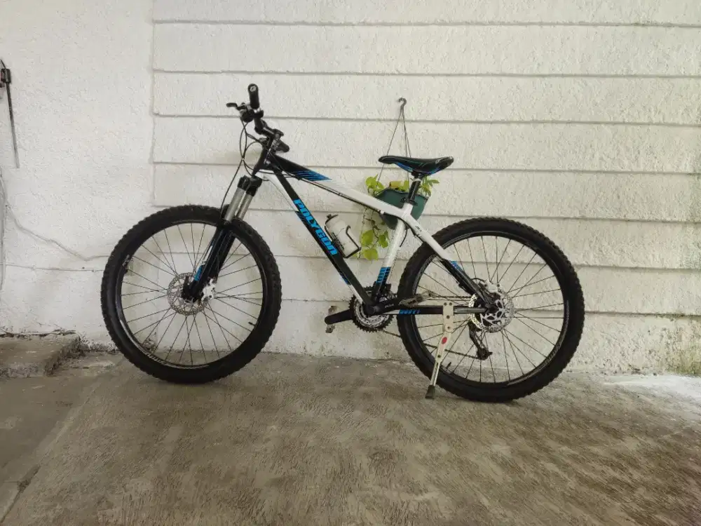 Sepeda Polygon Cozmic MTB TX 2.0 Biru Putih Terawat Simpanan Original