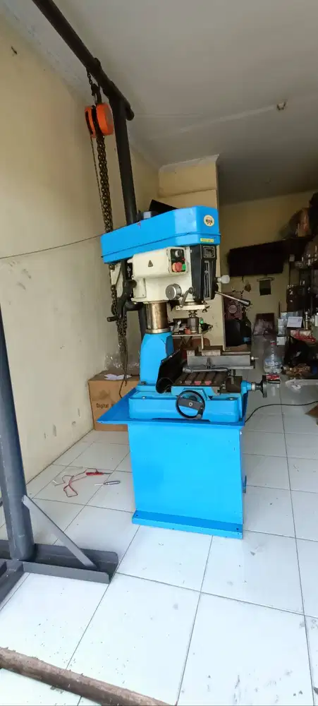 Mesin Milling Drilling Tapping