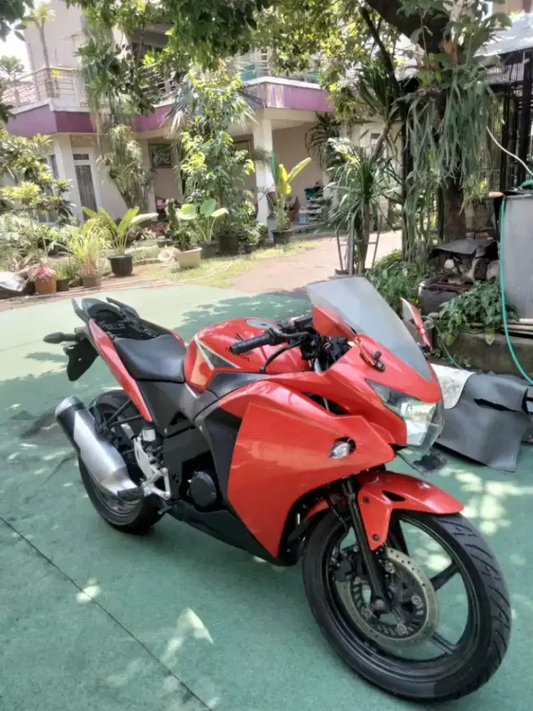 Honda CBR 150 tahun 2011