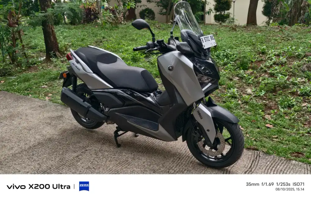 XMAX Connected Warna Grey Terbaru Termurah Terkece Tahun 2025