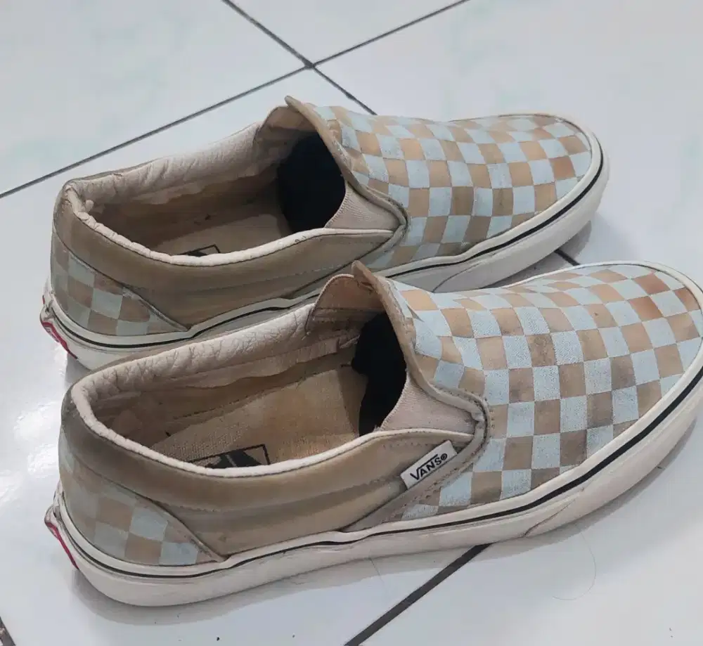 Sepatu vans slip on