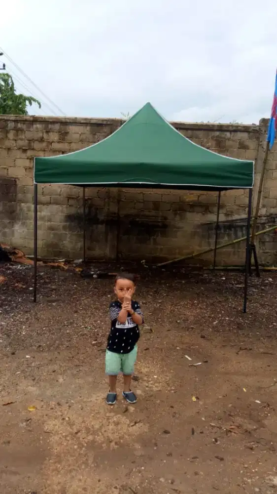 Tenda lipat matic praktis gazebo portable payung buat jualan