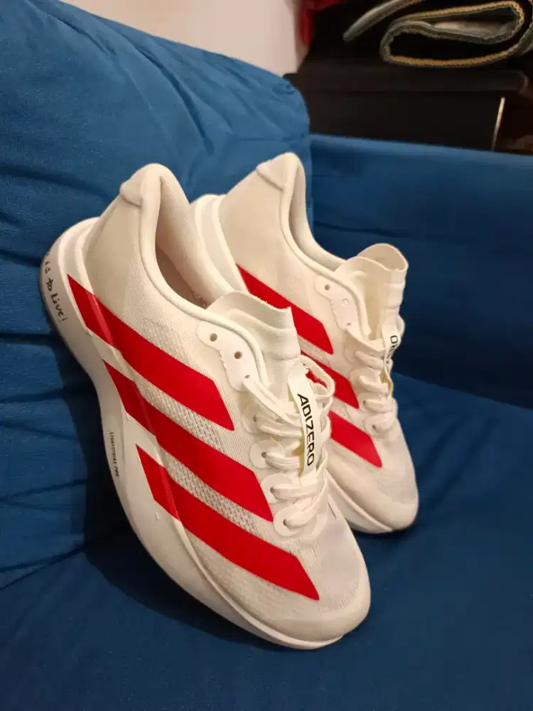 Adizero EVO SL
Utk Ukuran 40 Insole 25,5cm