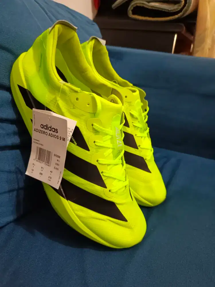 Adizero Adios 9
Warna Hijau Stabilo
Size 44 Insole 28cm