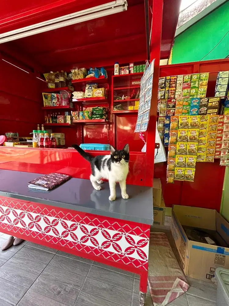 Rombong Jualan Merah