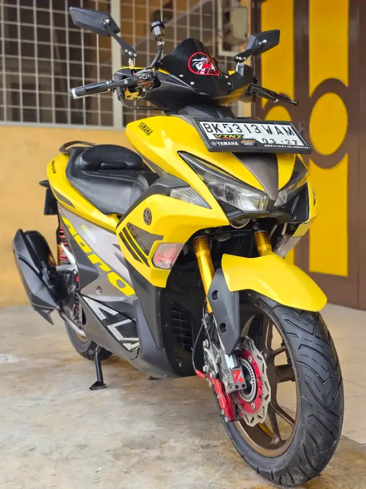 Yamaha Aerox / Aerox 155 2017, Yellow Premium Metalic.
