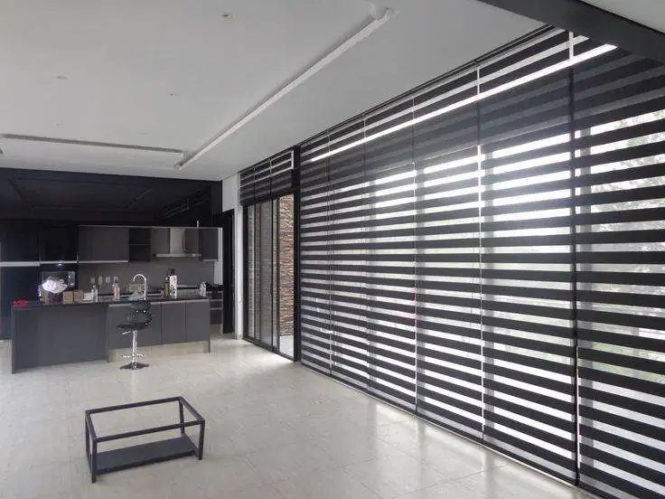 Jual & Pasang Tirai Roller Blind/Vertikal/Venetian/Roman Shades Kantor