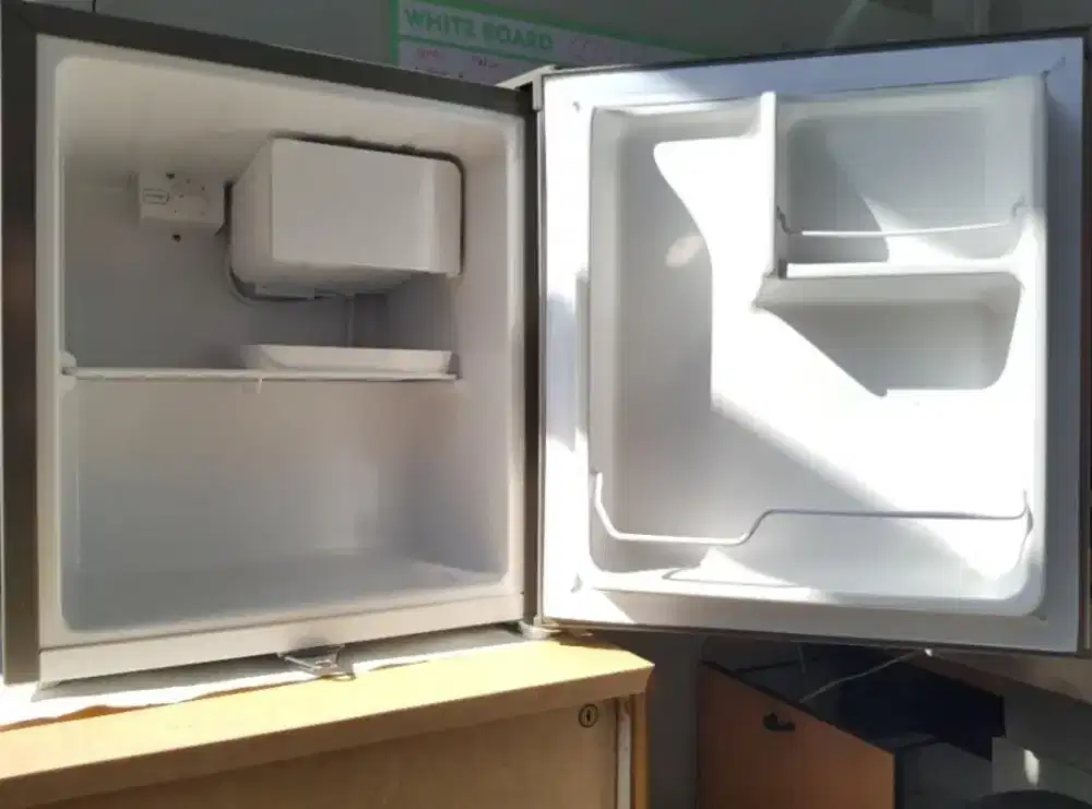 KULKAS MINI BAR + KOMPOR GAS