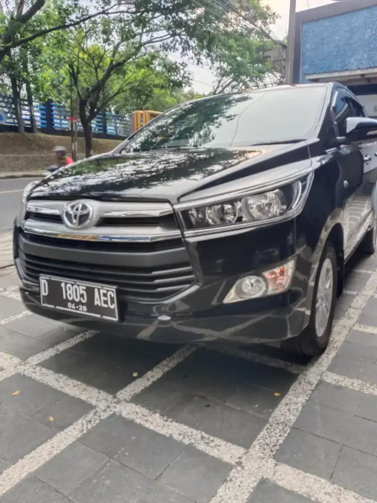 Bismillah numpang jual T. Innova V 2016.no.D.hitam.