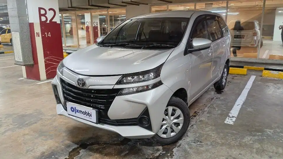 TDP 8,JT Toyota Avanza 1.3 E Bensin-AT Silver 2020