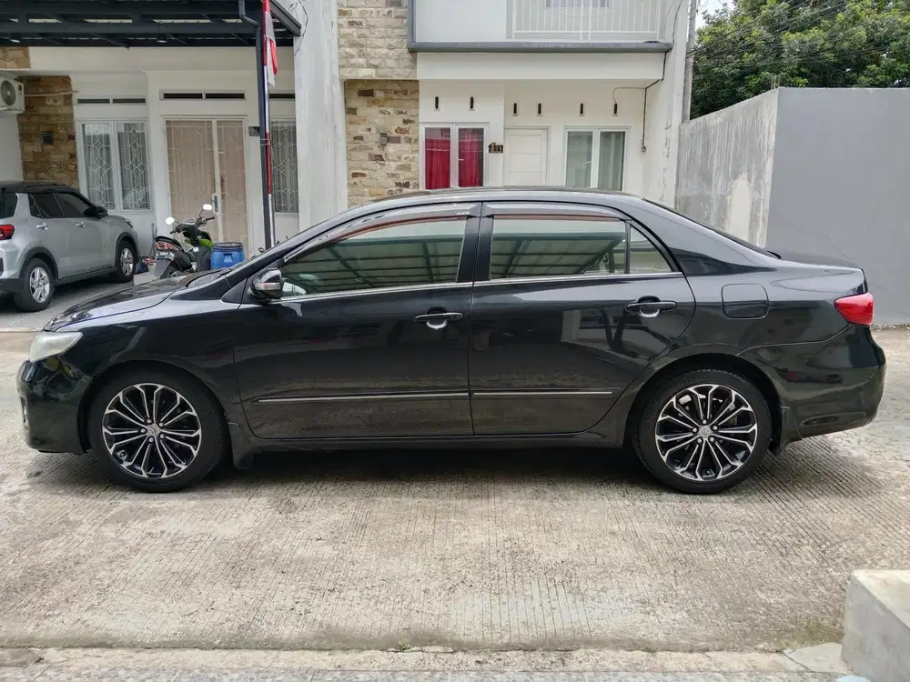 Toyota Corolla Altis 2011 Bensin