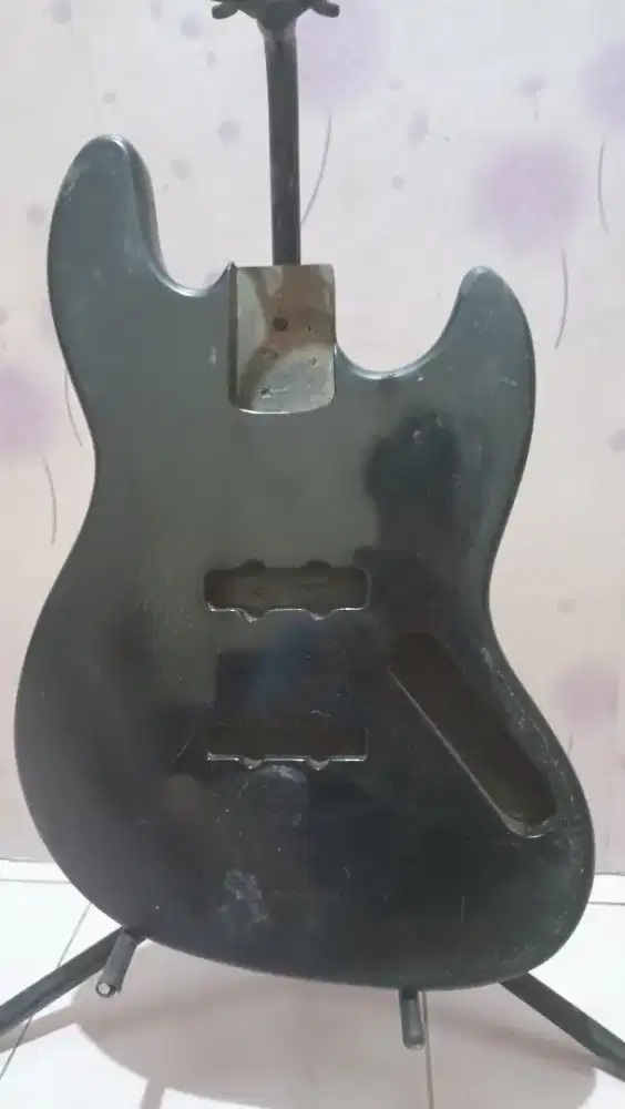 Body Jazz Bass Kayu Mahoni Serat Eksotis