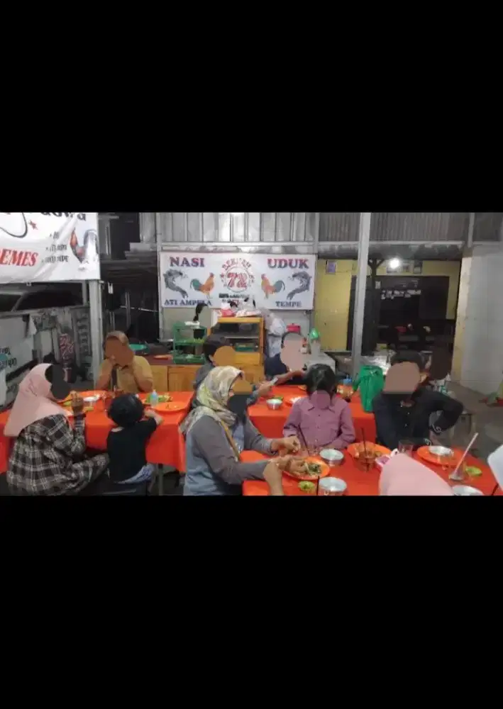 Peralatan bekas warung pecel