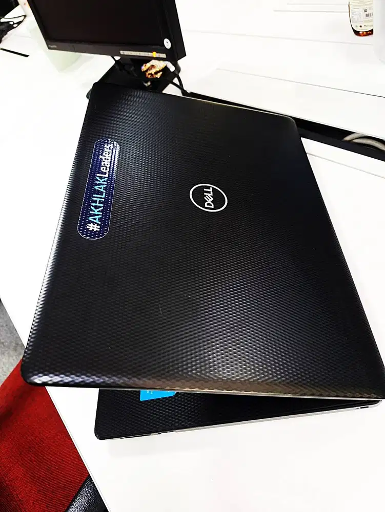 Laptop DELL 14″ FHD Core i3, DUAL STORAGE +SSD, RAM BESAR