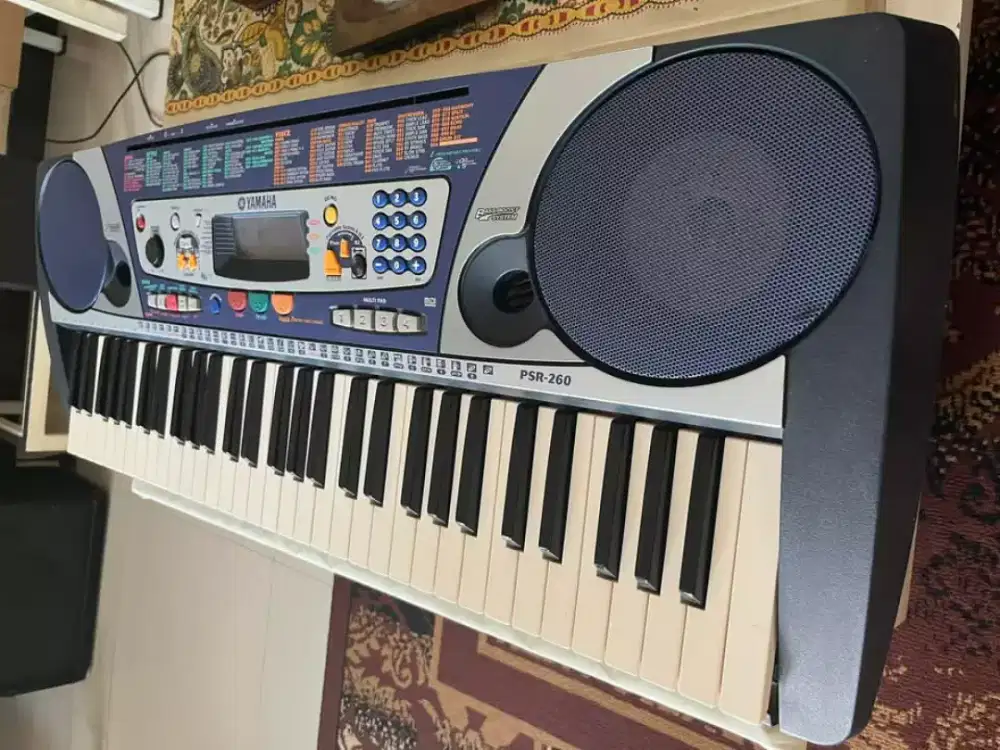 Dijual 
Keyboard Yamaha PSR 260 kondisi bekas.