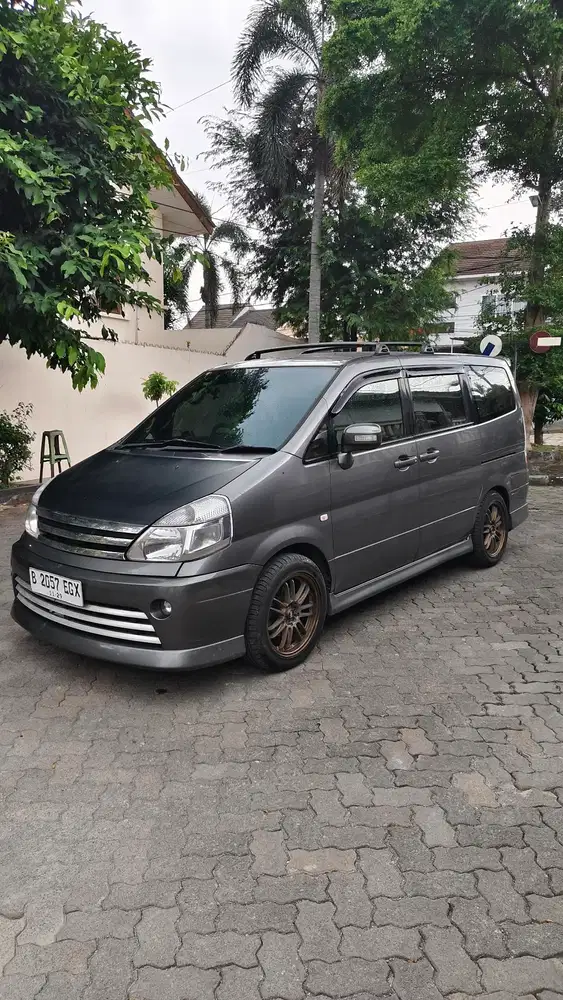 Nissan Serena 2010 Bensin