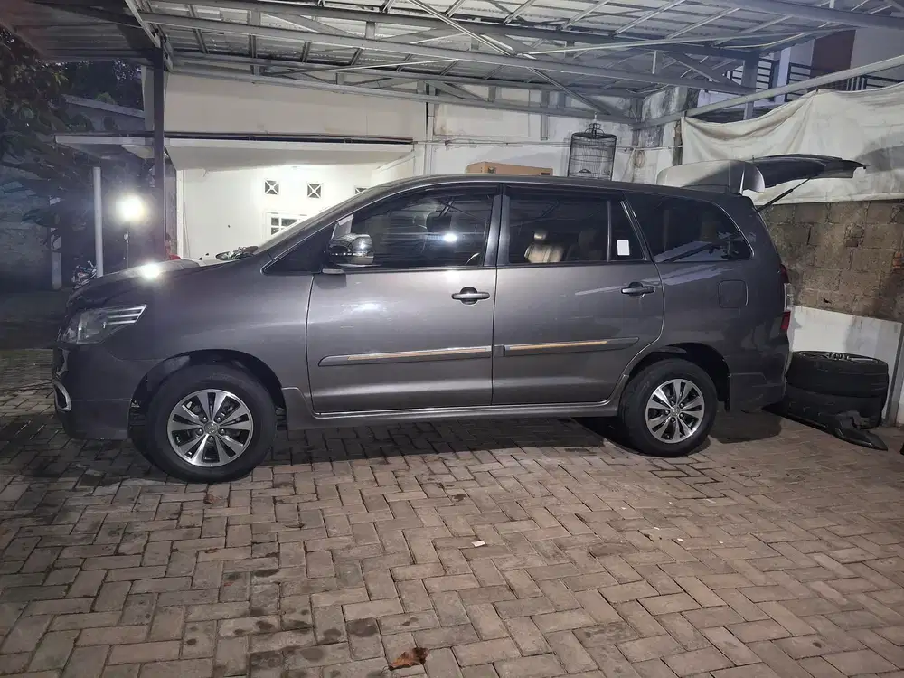Toyota Kijang Innova 2014 Bensin