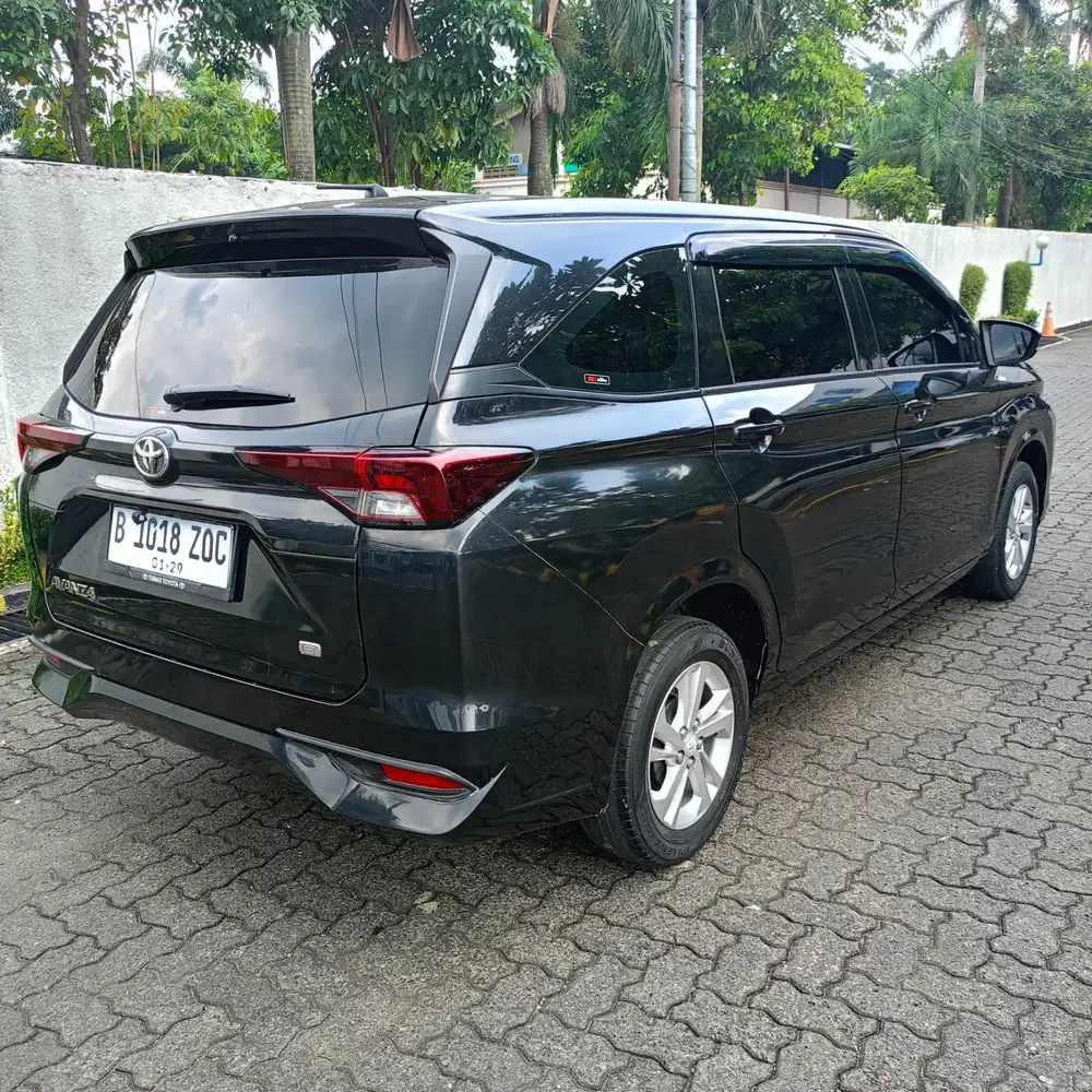 AVANZA E AT 2023 HITAM DP10AJ