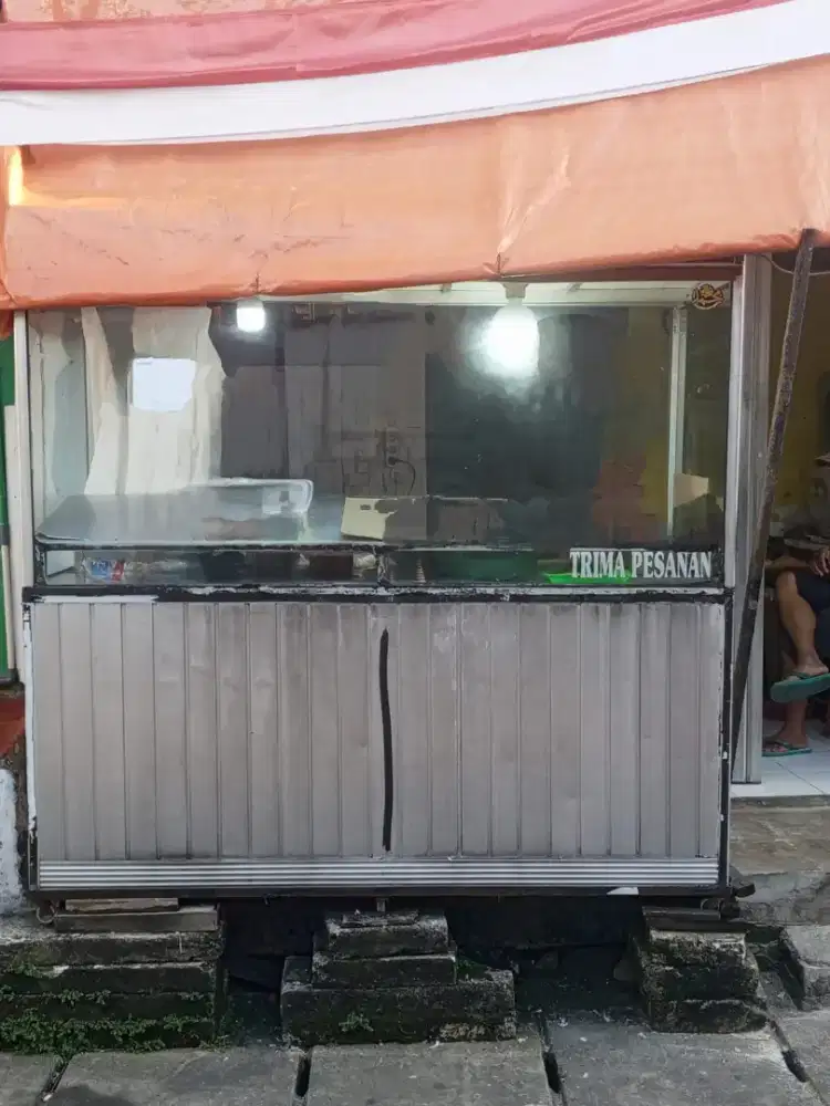 Etalase untuk Usaha