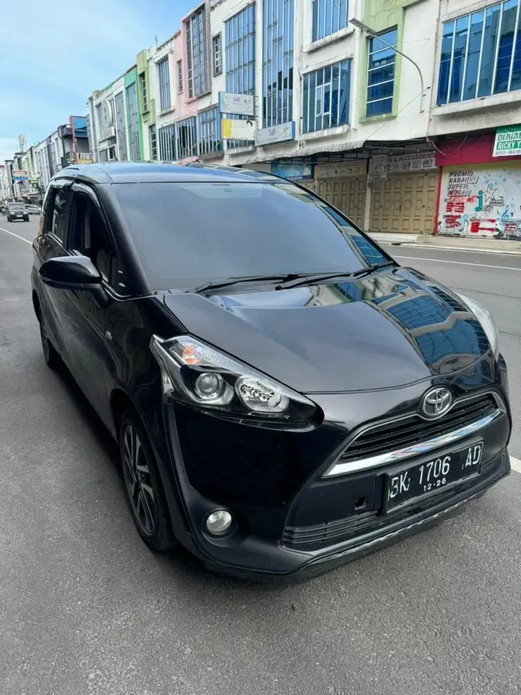 Toyota Sienta V metk 2016