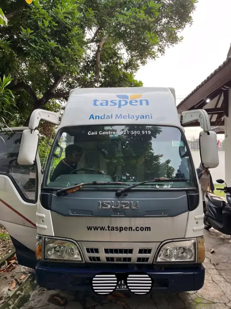 Isuzu Elf NKR55