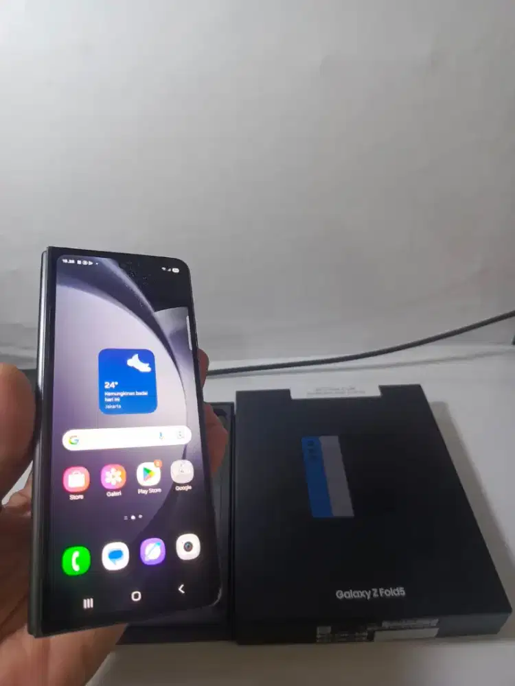 SAMSUNG Z FOLD 5 5G RAM 12/512GB ORIGINAL SEIN NORMAL FULLSHET

HANYA