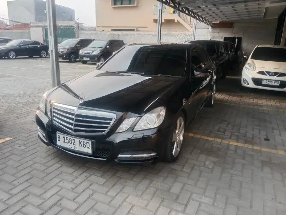 Mercy E250 th 2012 hitam orsinil
