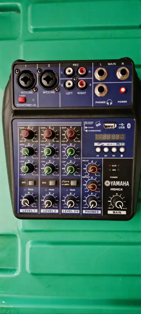 Mixer 4 Channel merek Yamaha