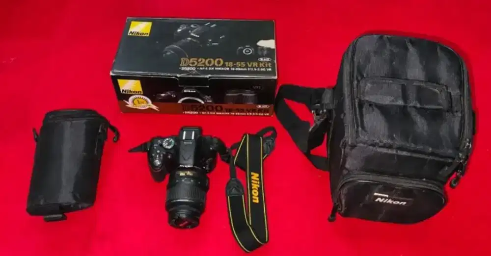 Kamera DSLR Nikon D5200 Bagus Bisa Wifi Lgkap Dus Buku Tas