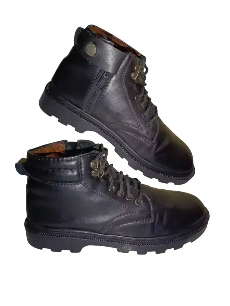 Sepatu PDH boots prelov size 42