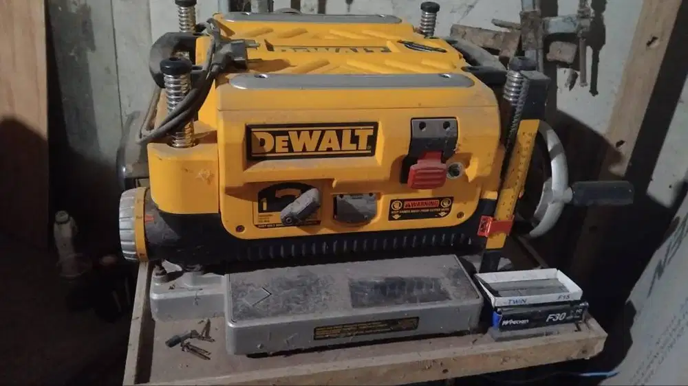 Dewalt dw735 Thicknes planner