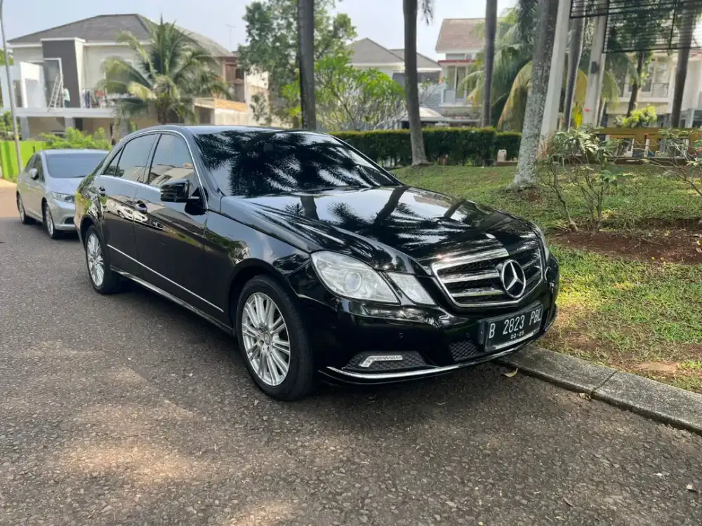 MERCEDEZ BENZ E-300