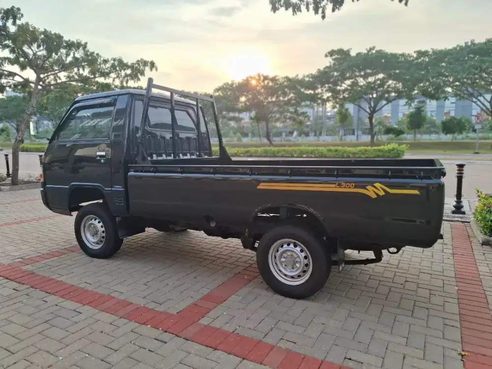 Mitsubishi L300 PU 2024 R/T/BlueTooth/FlatDeck/STNK Kir Hidup/Orisinil