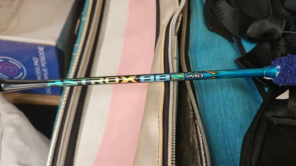 Dijual Cepat Raket Badminton Merk Yonex