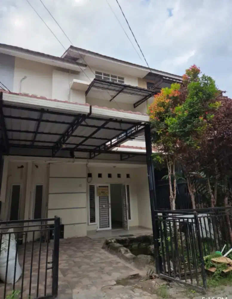 Dkompleks dan dekat dgn USU (bisa dsewa jg, jk djual hrg nego)