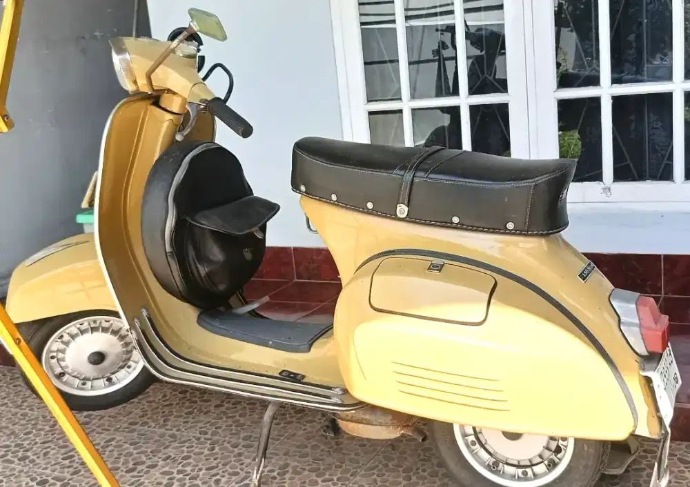 Vespa Super 150