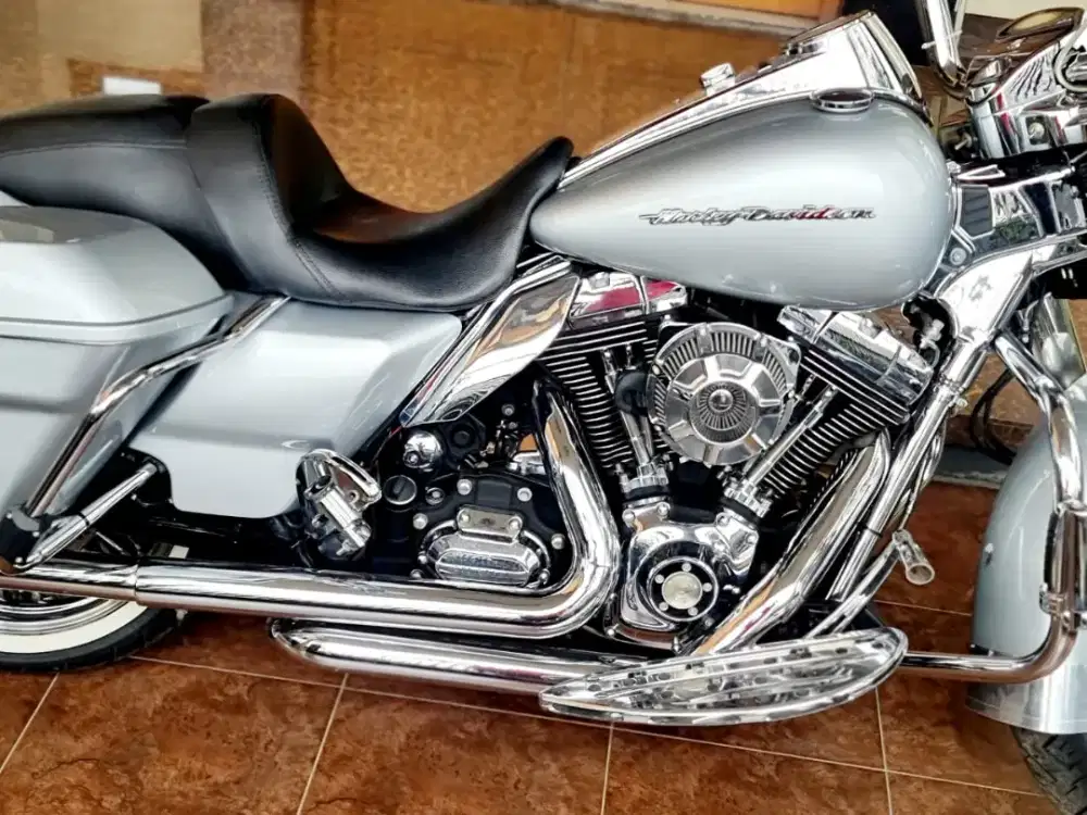 Harley Davidson ROADKING FP 2014 (km.low 18rb istimewa) bisa kredit tt