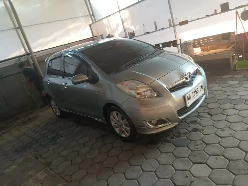 Di jual yaris bakpao 2010
