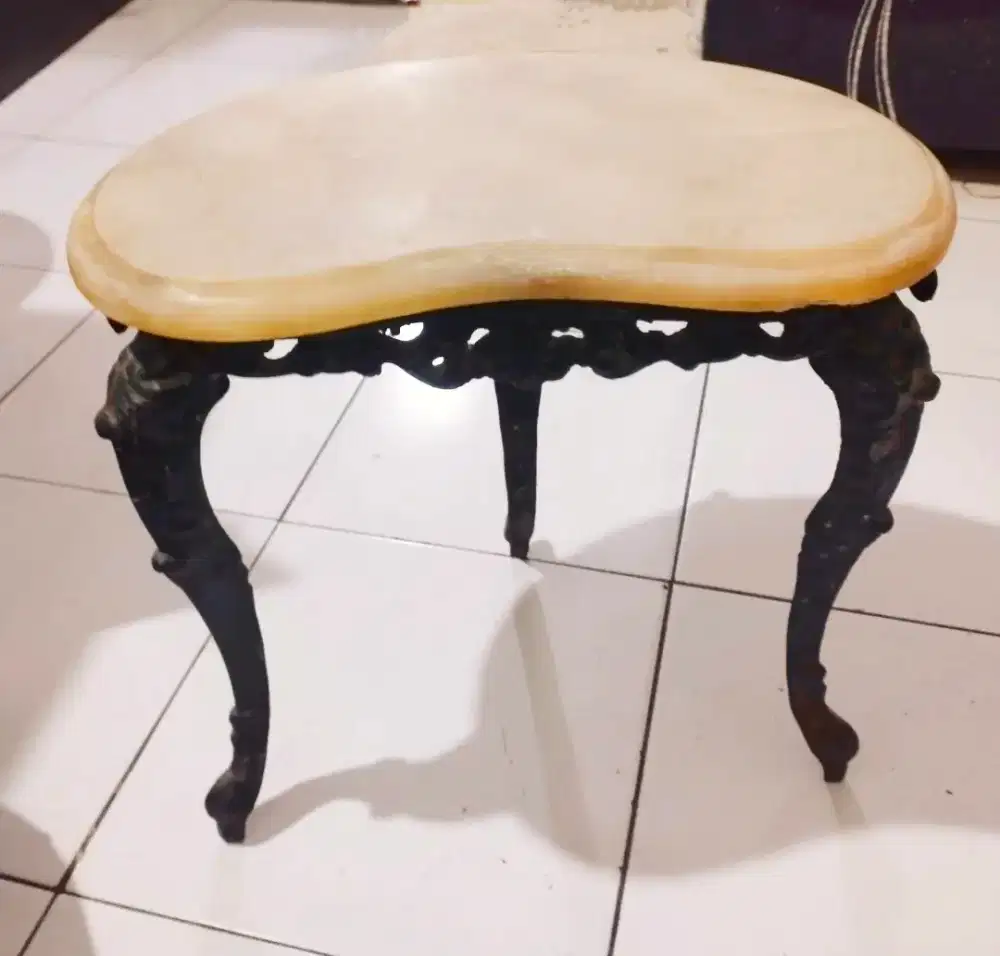 Meja antik marmer onyx