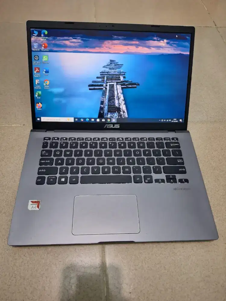 Bismillah dijual laptop Asus AMD a4
