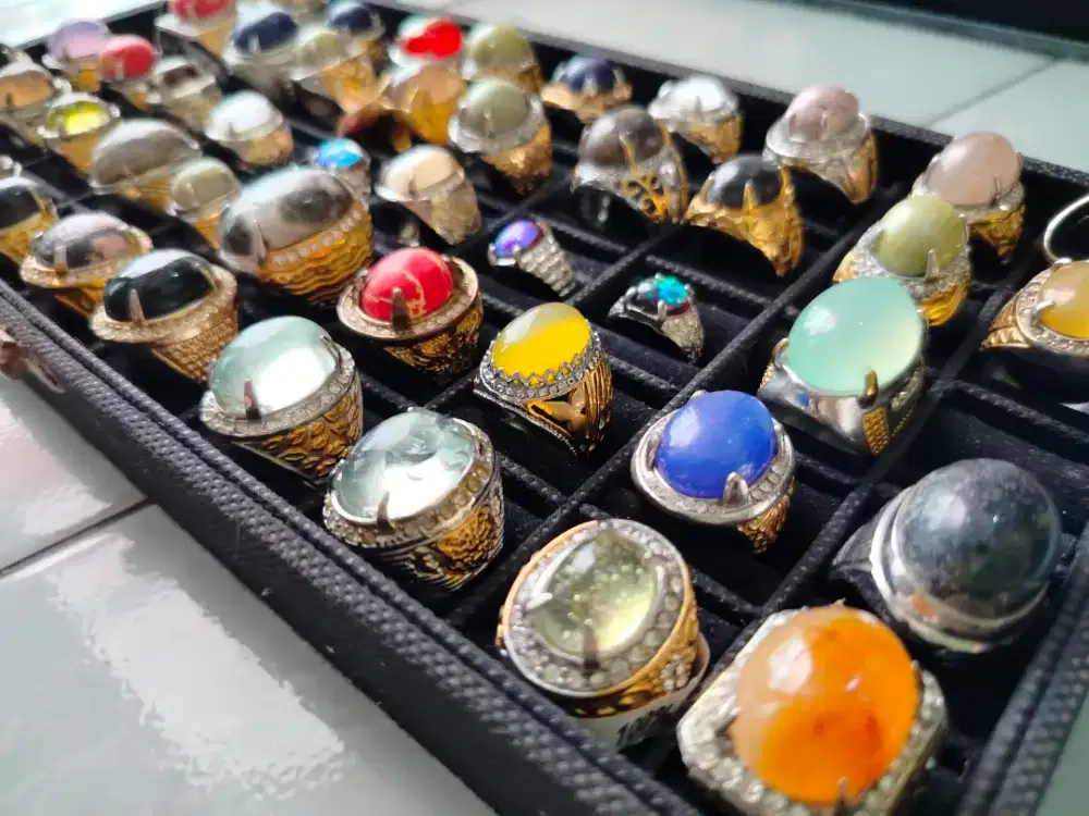 Dijual cepat BU aneka cincin dan liontin batu akik /batu permata.