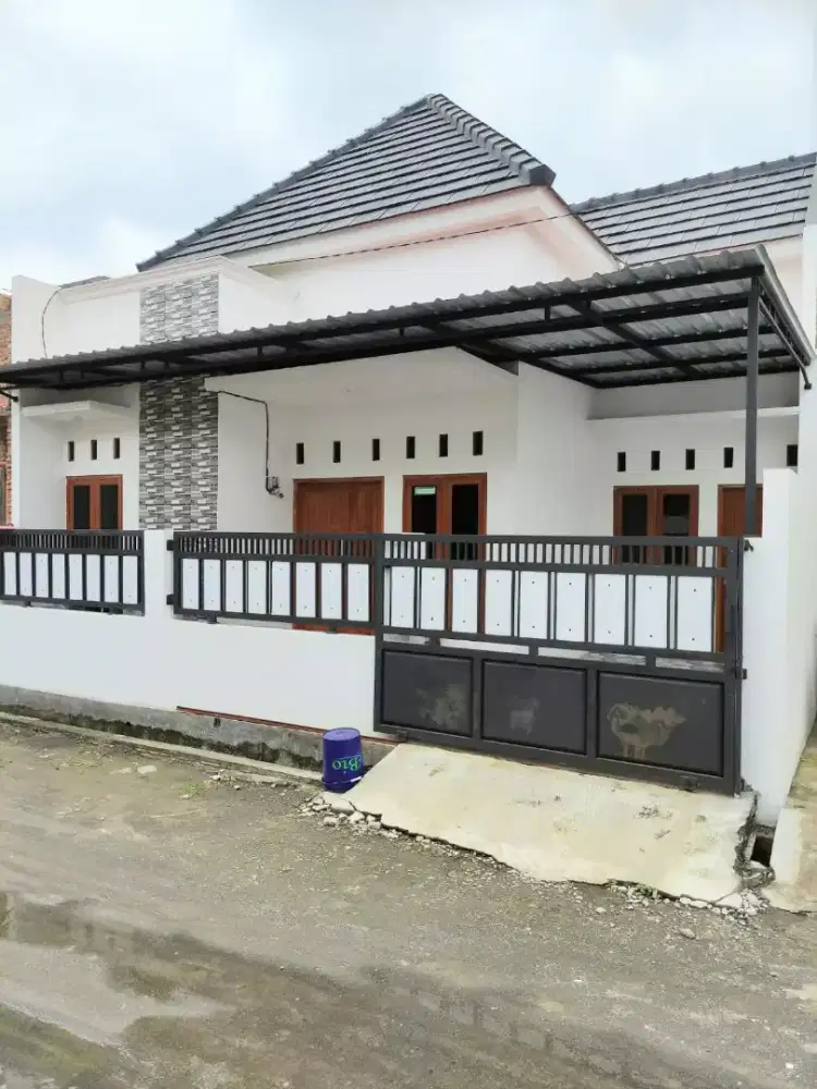 Disewakan rumah pakai AC