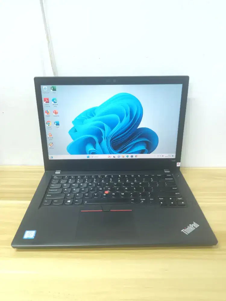 Lenovo Thinkpad T480 touchscreen. Core i5-8350u. Ram 8gb. Ssd 1tb