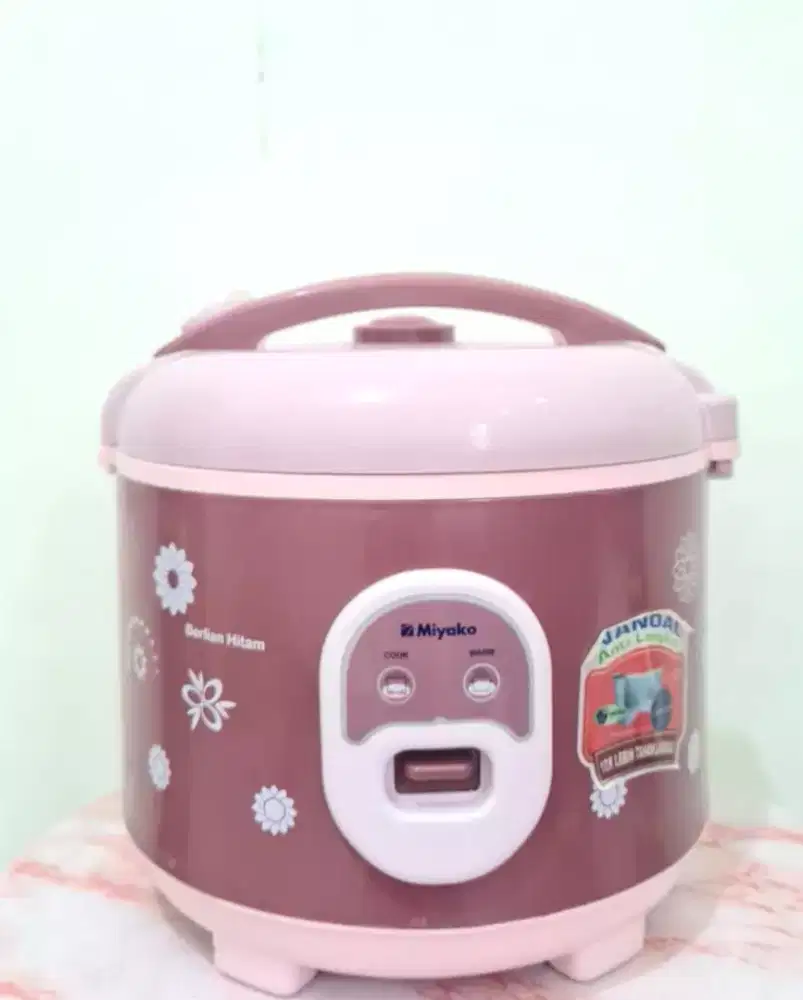 magicom miyako uk 1,8 liter panci berlian hitam